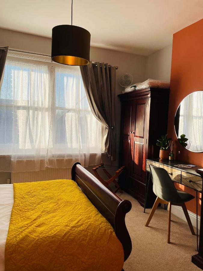 Rooms At The Rosebery NWI Eksteriør bilde